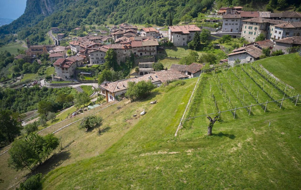 Le Terre Di Gu Villa Tenno Buitenkant foto