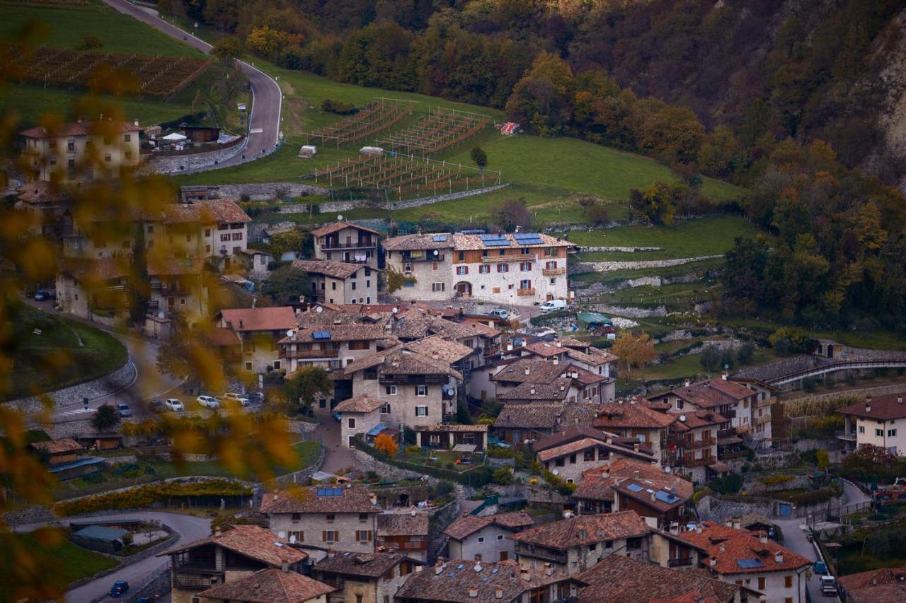 Le Terre Di Gu Villa Tenno Buitenkant foto